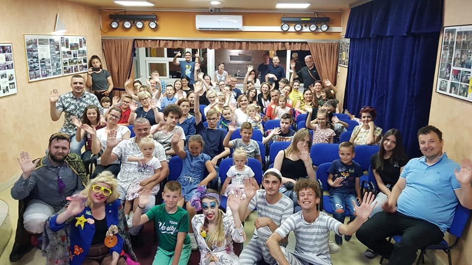 Gradsko kazalište mladih ponovno oduševilo u HKC-u. Održana predstava ,,Carevo novo ruho”.