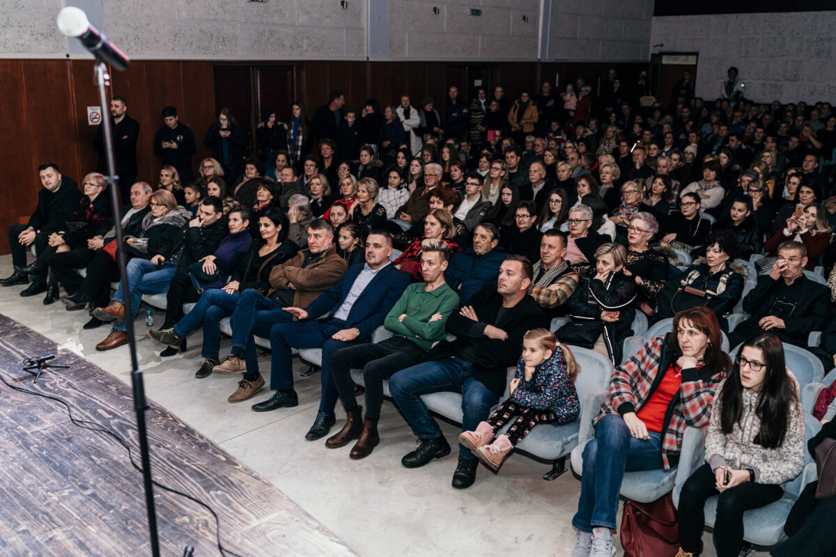U Vitezu održan koncert ,,U susret Božiću”. Nastupila četiri glazbena sastava iz Viteza i Nove Bile.