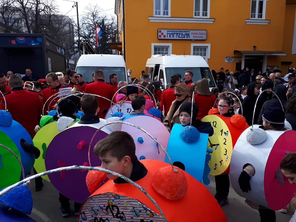 Limena glazba ,,Lašva” Nova Bila predvodila defile na Bugojanskom karnevalu
