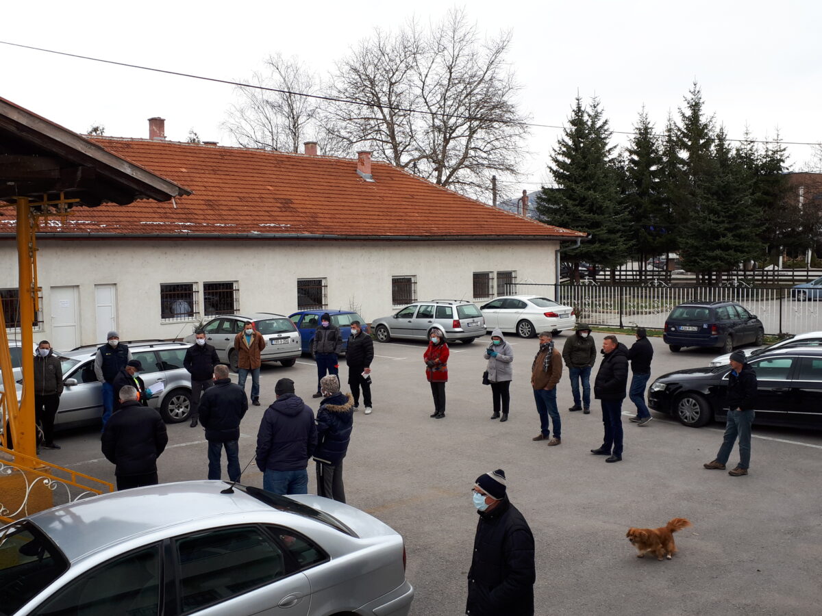 Na proširenom sastanku MZ Nova Bila dogovorena volonterska pomoć starijim i potrebitim osobama te drugi zaključci u borbi protiv pandemije na lokalnom
