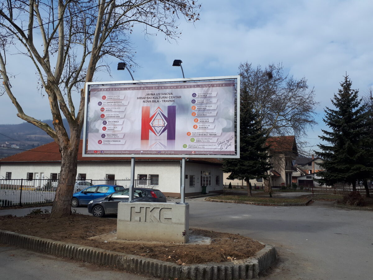 HKC postavio promotivni banner u Novoj Biloj