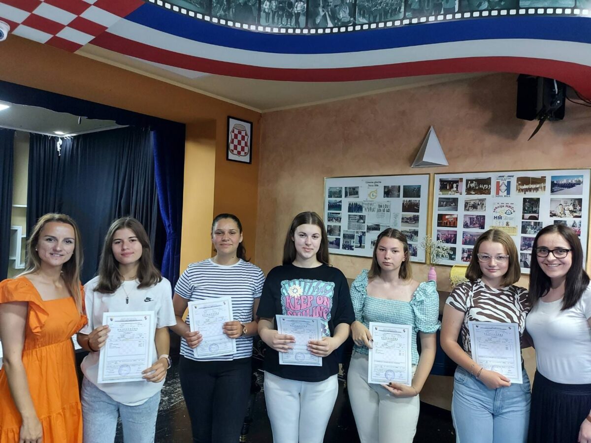 Dodjela svjedodžbi učenicima Osnovne glazbene škole Jakova Gotovca Novi Travnik: Područni odjel Nova Bila