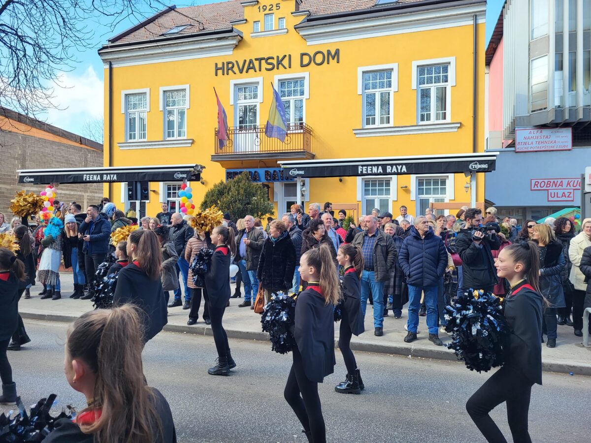 Limena glazba ,,Lašva” Nova Bila predvodila karnevalsku povorku u Bugojnu
