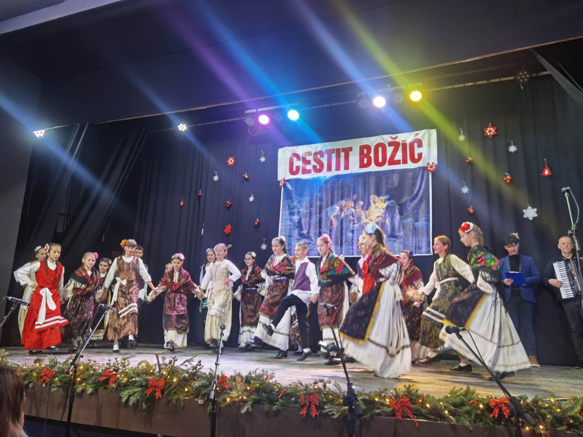 Nastup VS Lašvanske dive na božićnom koncertu u Vitezu
