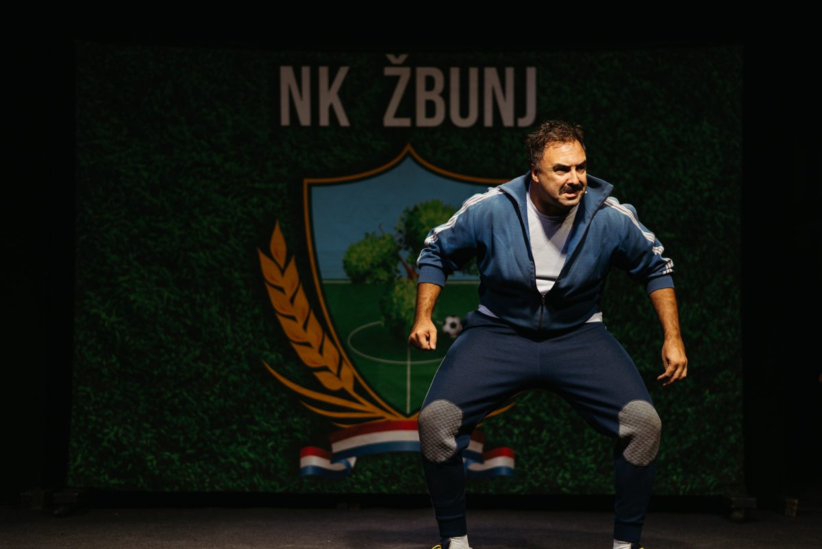 Svečano otvoren 4. Regionalni festival monodrame inBox. Publika u Novoj Biloj uživala u predstavi ,,Krtice” Jana Kerekeša.