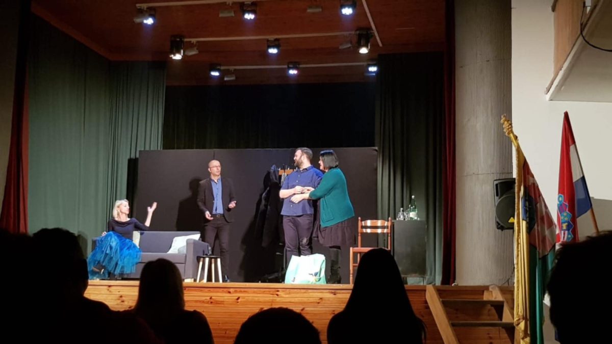 HIT komedija „Pidžama za šestero“ odigrana u Hercegovcu u Hrvatskoj