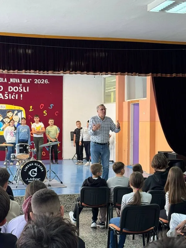 U Osnovnoj školi Nova Bila prezentirana Mala škola udaraljki Limene glazbe ,,Lašva” Nova Bila