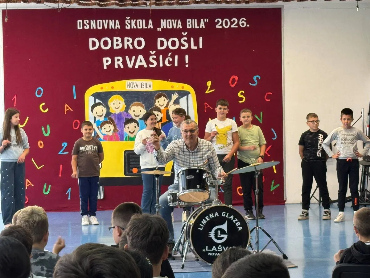 U Osnovnoj školi Nova Bila prezentirana Mala škola udaraljki Limene glazbe ,,Lašva” Nova Bila